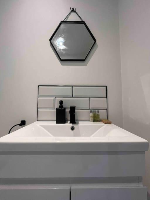 Apartament Entire Property In Downham Market, Serviced Accomodation Zewnętrze zdjęcie